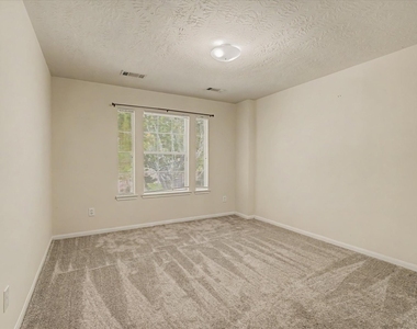10840 Sycamore Drive N - Photo Thumbnail 35