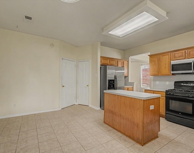 10840 Sycamore Drive N - Photo Thumbnail 19