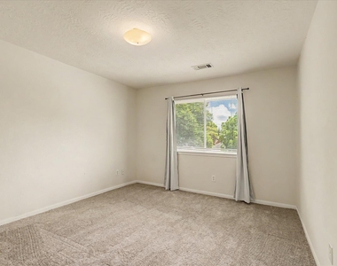 10840 Sycamore Drive N - Photo Thumbnail 33