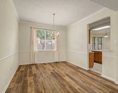 10840 Sycamore Drive N - Photo Thumbnail 10