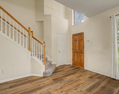 10840 Sycamore Drive N - Photo Thumbnail 4