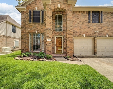 10840 Sycamore Drive N - Photo Thumbnail 3