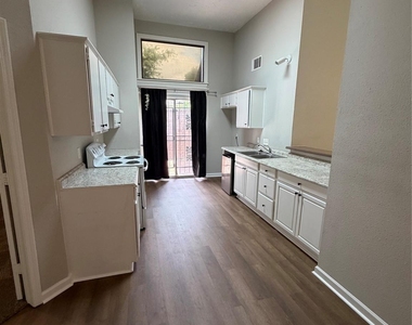8662 Pearl Point Street - Photo Thumbnail 4
