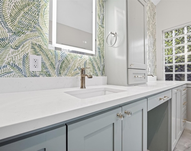 3117 Cedar Knolls Drive - Photo Thumbnail 25