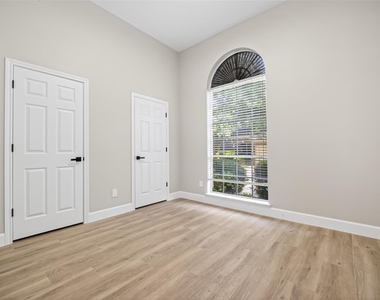 3117 Cedar Knolls Drive - Photo Thumbnail 32