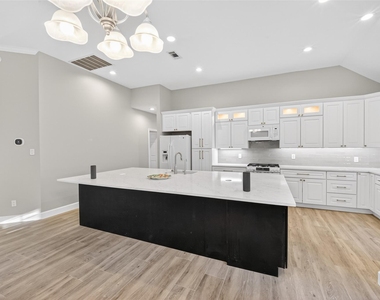 3117 Cedar Knolls Drive - Photo Thumbnail 18
