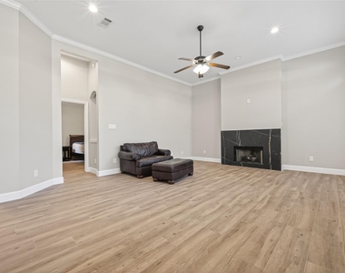 3117 Cedar Knolls Drive - Photo Thumbnail 7