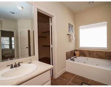 5807 Maxie Street - Photo Thumbnail 21