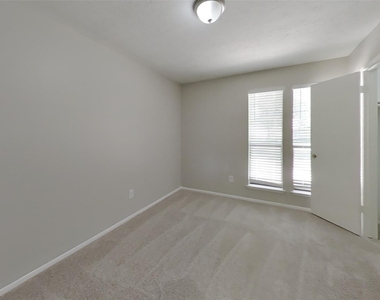 3619 Maple Glen Drive - Photo Thumbnail 11