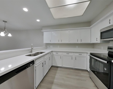 3619 Maple Glen Drive - Photo Thumbnail 3
