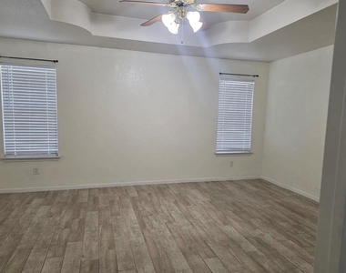 3805 Llano Estacado Court - Photo Thumbnail 10