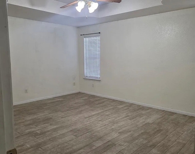 3805 Llano Estacado Court - Photo Thumbnail 11