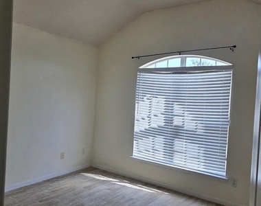3805 Llano Estacado Court - Photo Thumbnail 7