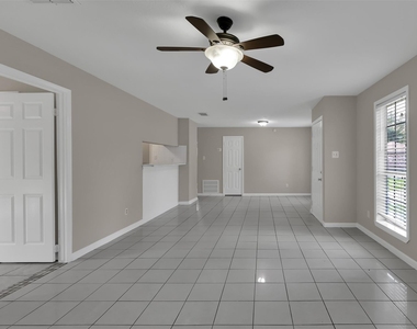 1018 Surrey Court - Photo Thumbnail 5