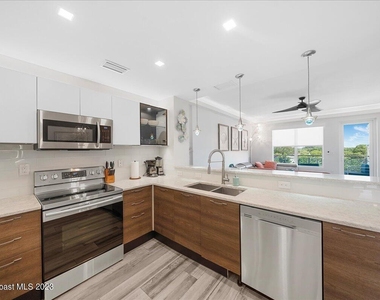202 Ivory Coral Lane - Photo Thumbnail 5
