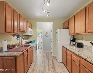 199 Tyler Avenue - Photo Thumbnail 4