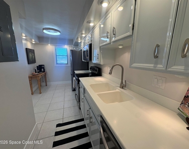 500 Palm Springs Boulevard - Photo Thumbnail 4