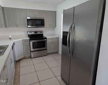 174 San Juan Circle - Photo Thumbnail 5