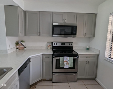 174 San Juan Circle - Photo Thumbnail 6