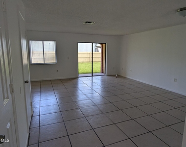 174 San Juan Circle - Photo Thumbnail 10