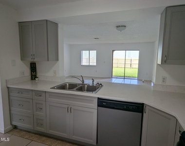 174 San Juan Circle - Photo Thumbnail 7