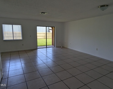174 San Juan Circle - Photo Thumbnail 9