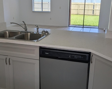 174 San Juan Circle - Photo Thumbnail 8