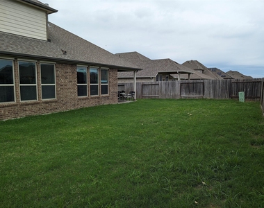 5206 Gerent Lane - Photo Thumbnail 16