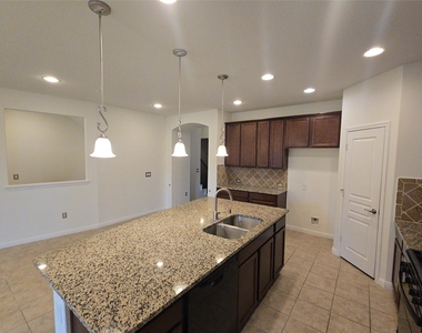 5206 Gerent Lane - Photo Thumbnail 4