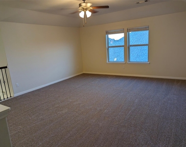 5206 Gerent Lane - Photo Thumbnail 3