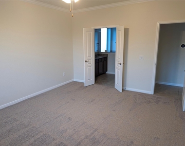 5206 Gerent Lane - Photo Thumbnail 6