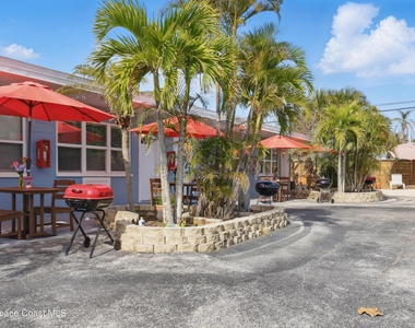 1381 S Orlando Avenue - Photo Thumbnail 12