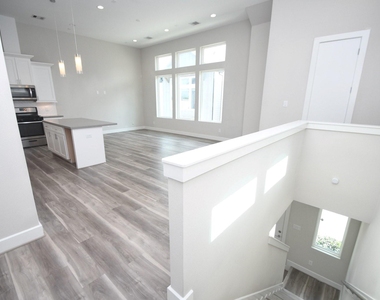 5904 Gardendale Drive - Photo Thumbnail 6