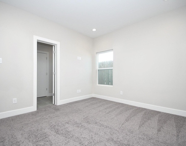 5904 Gardendale Drive - Photo Thumbnail 24