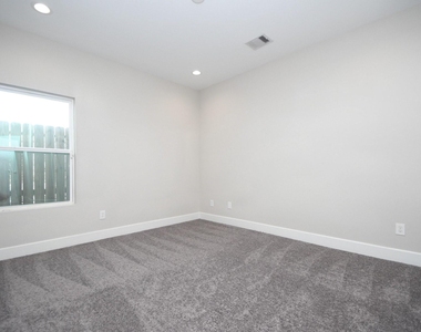5904 Gardendale Drive - Photo Thumbnail 22