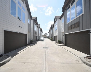 5904 Gardendale Drive - Photo Thumbnail 43