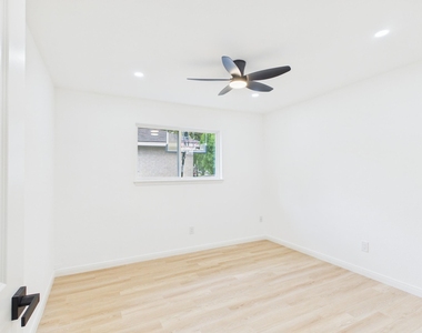 2002 Jones Street - Photo Thumbnail 10
