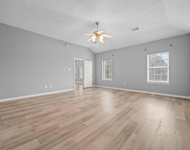 4500 Upland Circle Drive - Photo Thumbnail 18