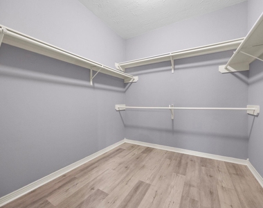 4500 Upland Circle Drive - Photo Thumbnail 22