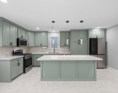 4500 Upland Circle Drive - Photo Thumbnail 7