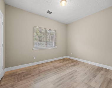 4500 Upland Circle Drive - Photo Thumbnail 23