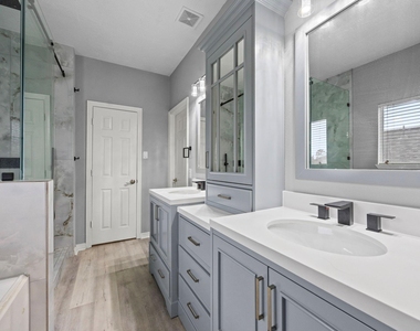 4500 Upland Circle Drive - Photo Thumbnail 19