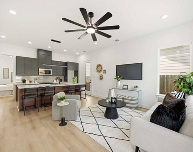 7130 Saint Augustine Street - Photo Thumbnail 4