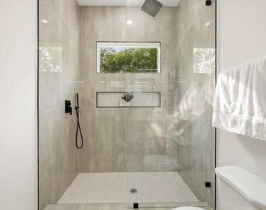 7130 Saint Augustine Street - Photo Thumbnail 13