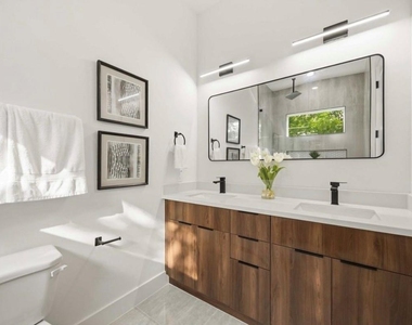 7130 Saint Augustine Street - Photo Thumbnail 12