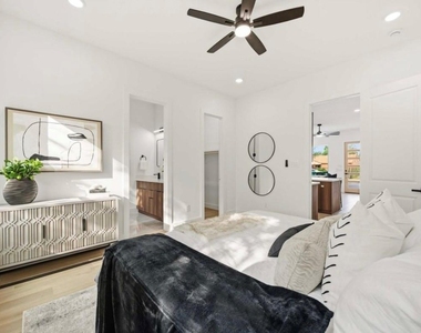 7130 Saint Augustine Street - Photo Thumbnail 11
