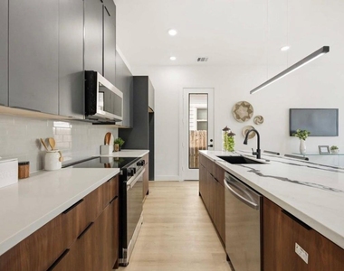 7130 Saint Augustine Street - Photo Thumbnail 6