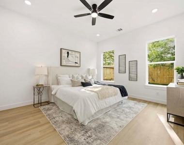 7130 Saint Augustine Street - Photo Thumbnail 10