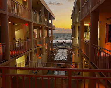 601 N Miramar Avenue - Photo Thumbnail 32