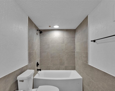 2830 S Bartell Drive - Photo Thumbnail 11
